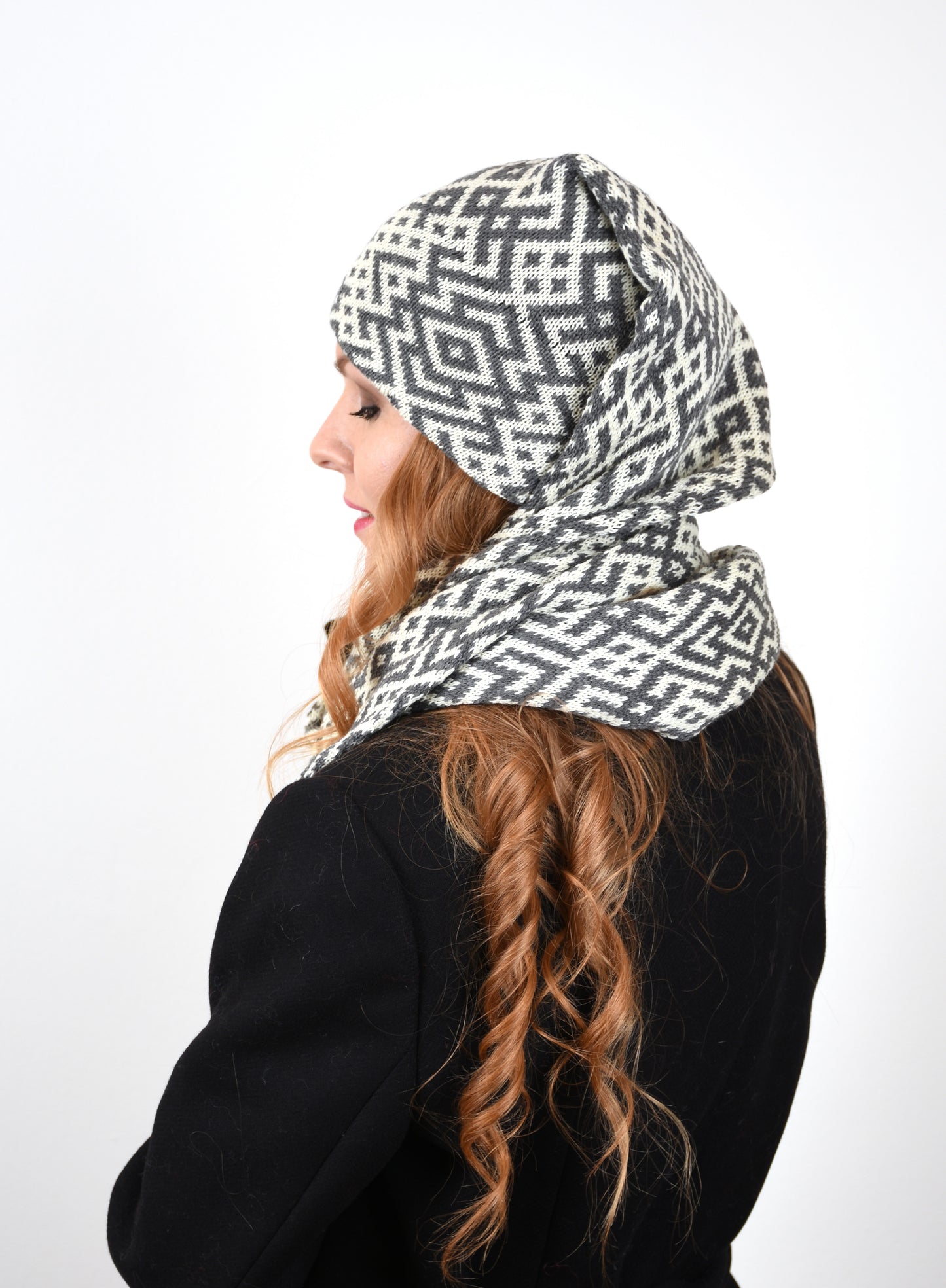 Lielvārde Motif Merino Hat Scarf – 2-in-1 Knit Hat & Scarf with Handmade Pom, Soft Cotton Forehead Lining