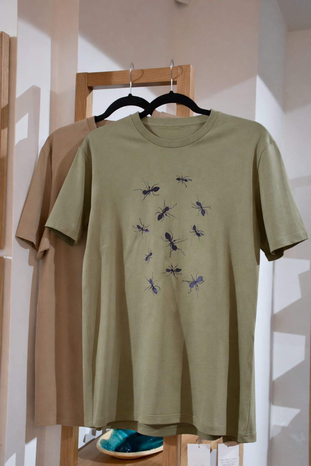 Organic Cotton Unisex T-Shirt Forest Ants with original Design –  Eco Friendly Minimalist Clothing