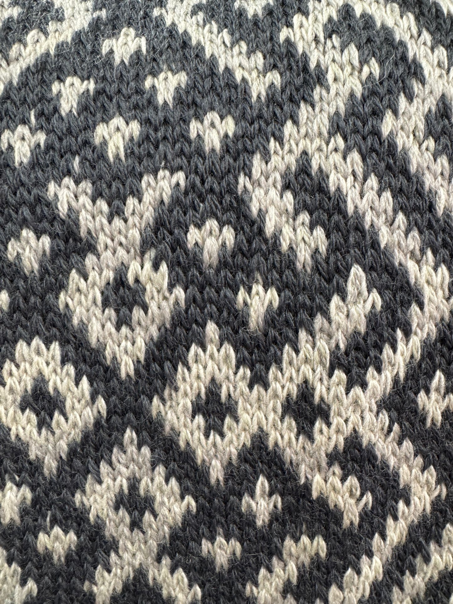 Lielvārde Motif Merino Hat Scarf – 2-in-1 Knit Hat & Scarf with Handmade Pom, Soft Cotton Forehead Lining