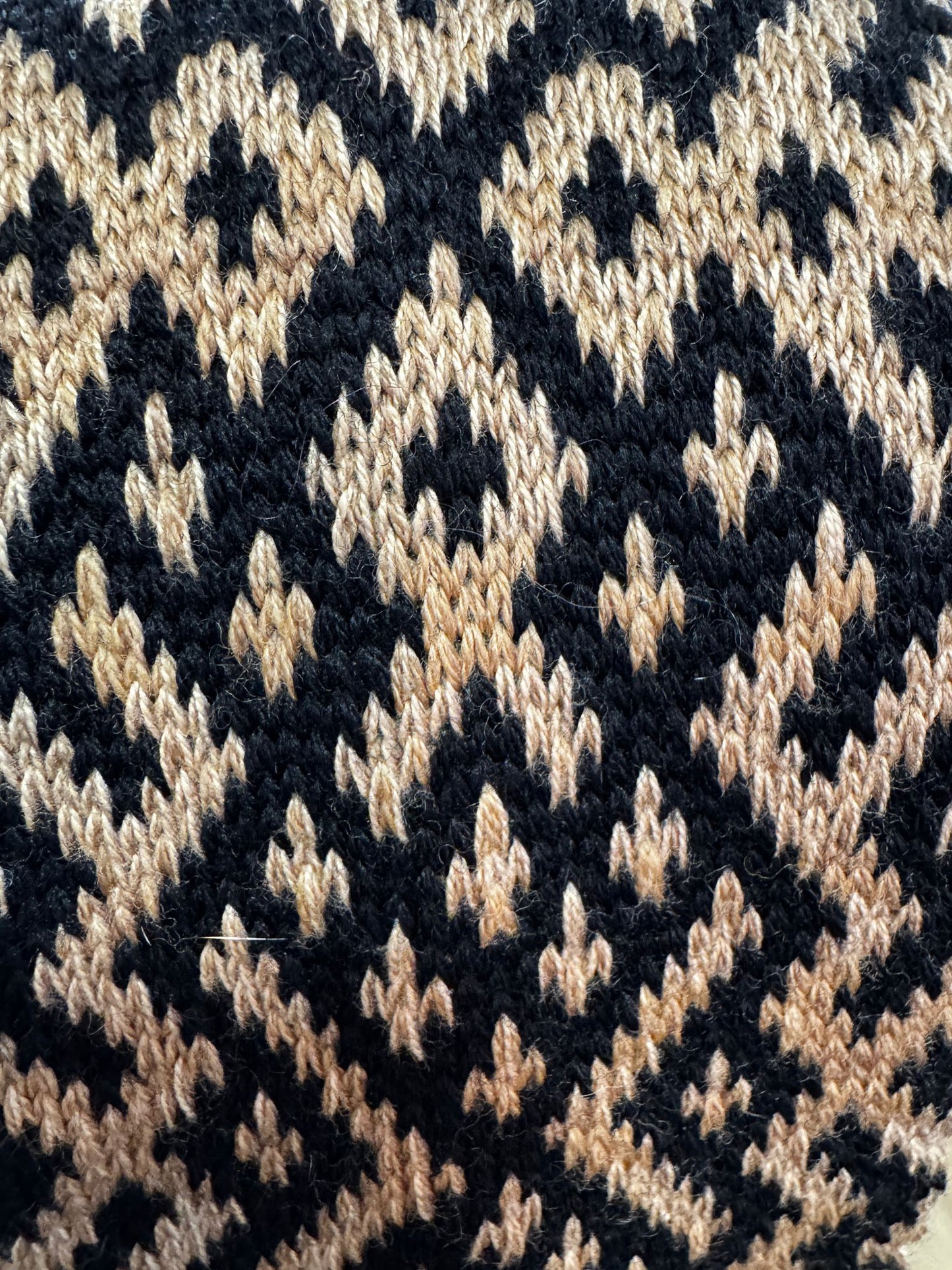 Lielvārde Motif Merino Hat Scarf – 2-in-1 Knit Hat & Scarf with Handmade Pom, Soft Cotton Forehead Lining