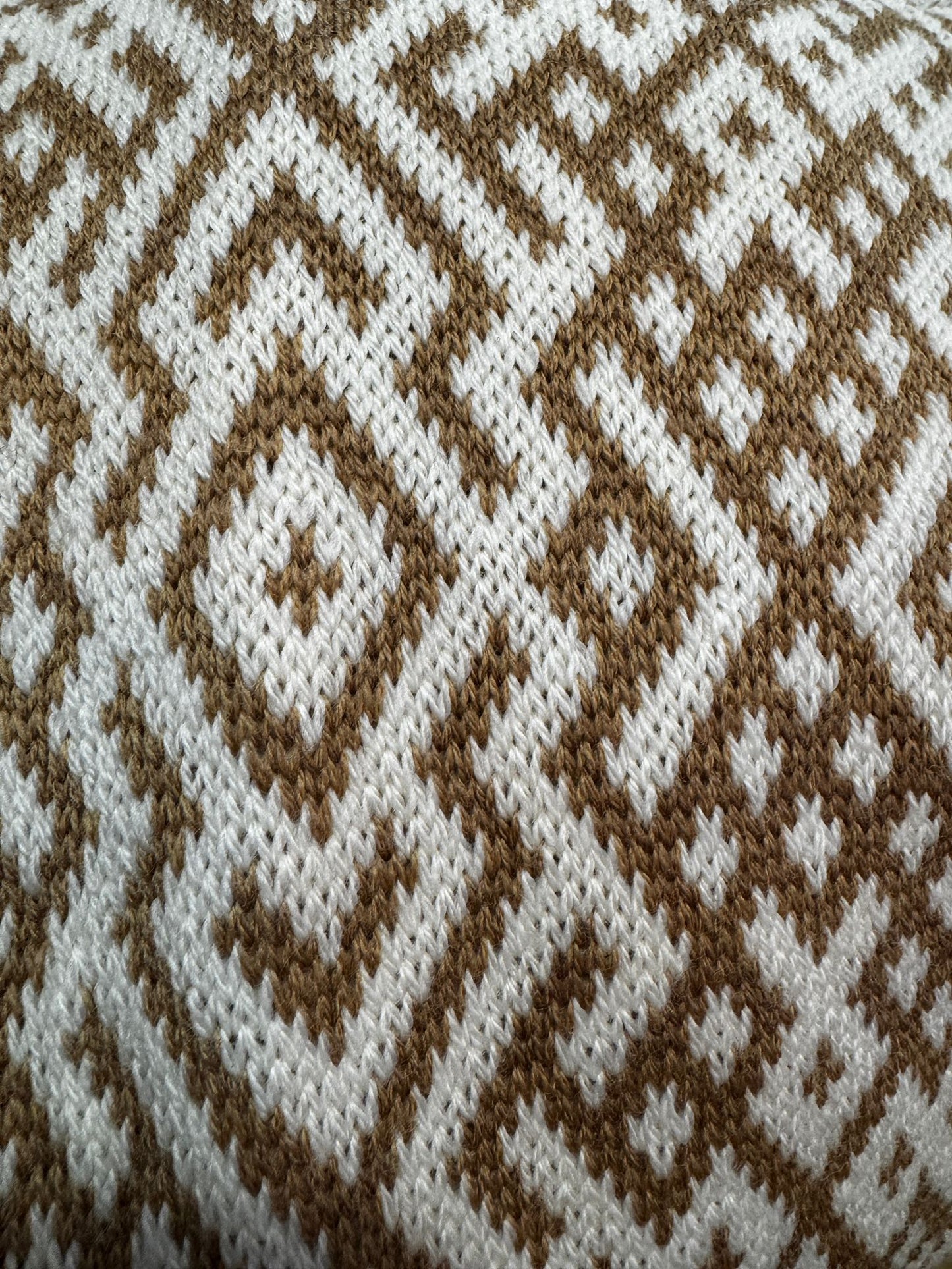 Lielvārde Motif Merino Hat Scarf – 2-in-1 Knit Hat & Scarf with Handmade Pom, Soft Cotton Forehead Lining