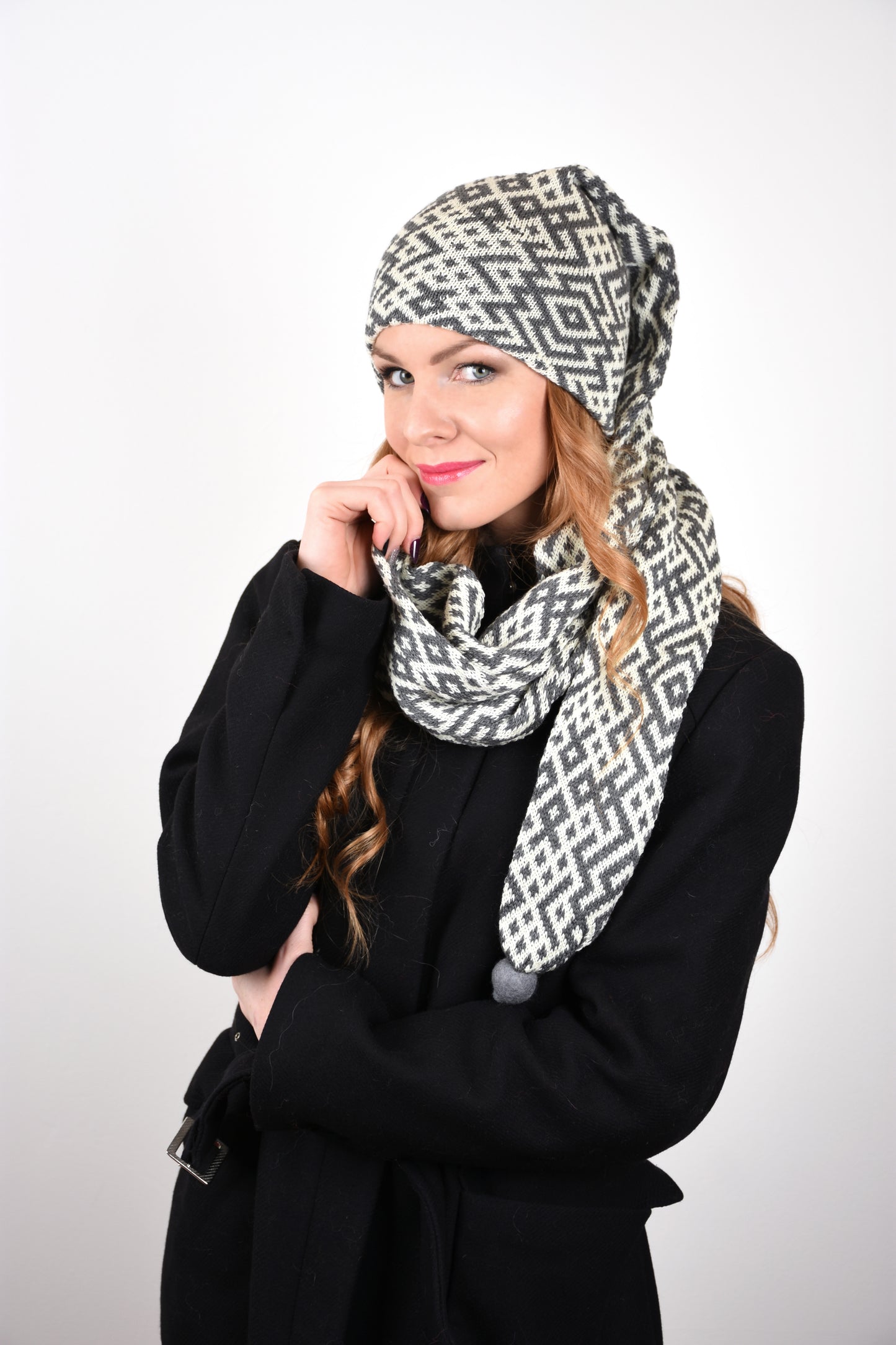 Lielvārde Motif Merino Hat Scarf – 2-in-1 Knit Hat & Scarf with Handmade Pom, Soft Cotton Forehead Lining