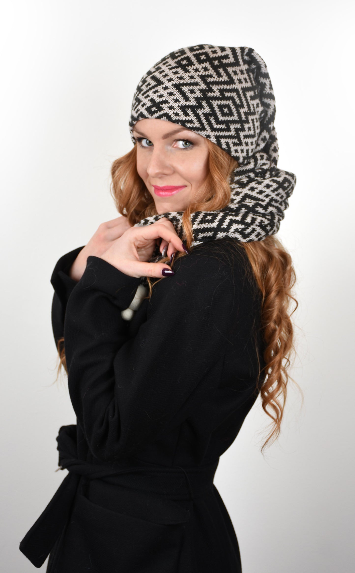 Lielvārde Motif Merino Hat Scarf – 2-in-1 Knit Hat & Scarf with Handmade Pom, Soft Cotton Forehead Lining